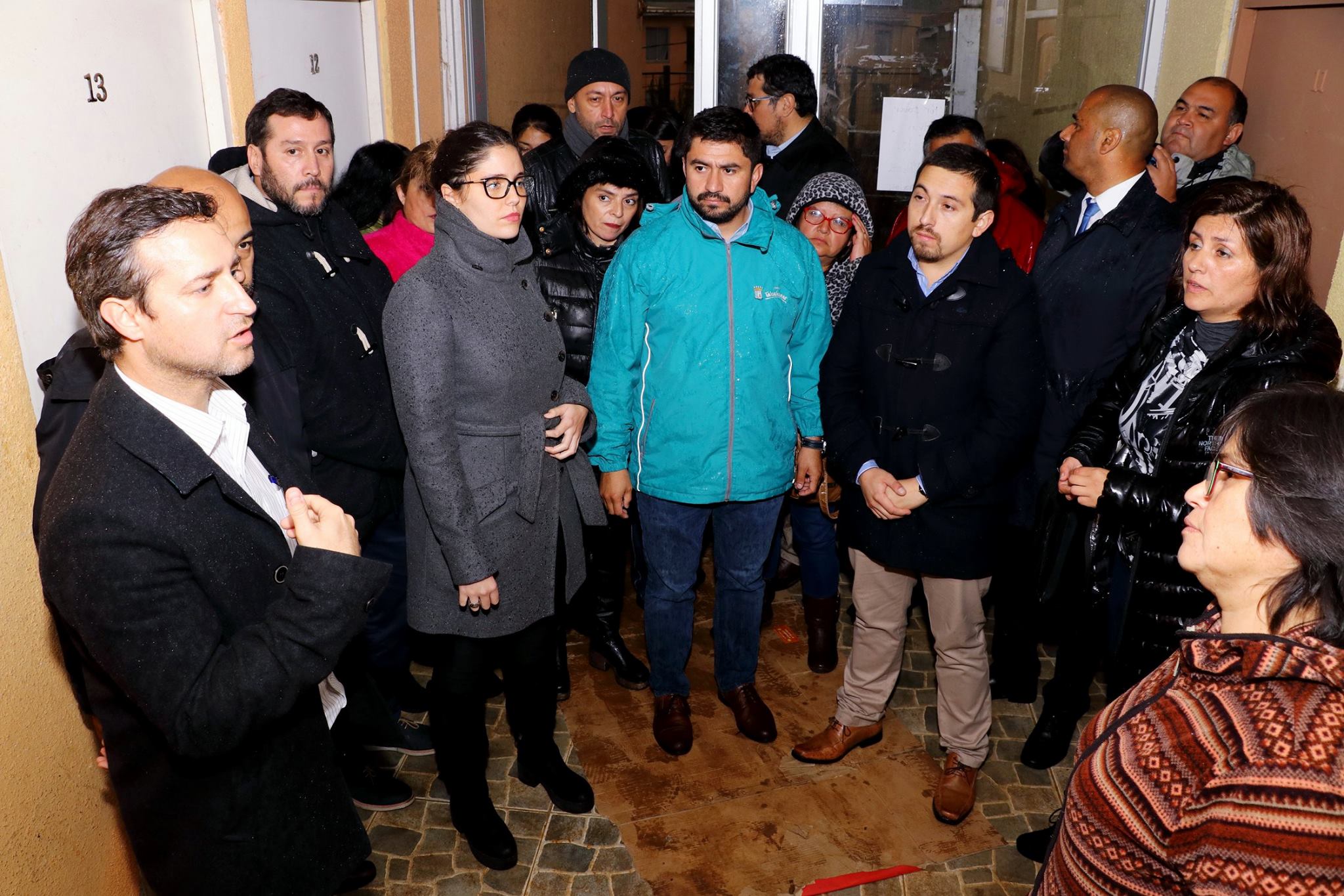 Alcalde y seremi de Vivienda evaluaron pasos a seguir en situación de Mirador del Pacífico