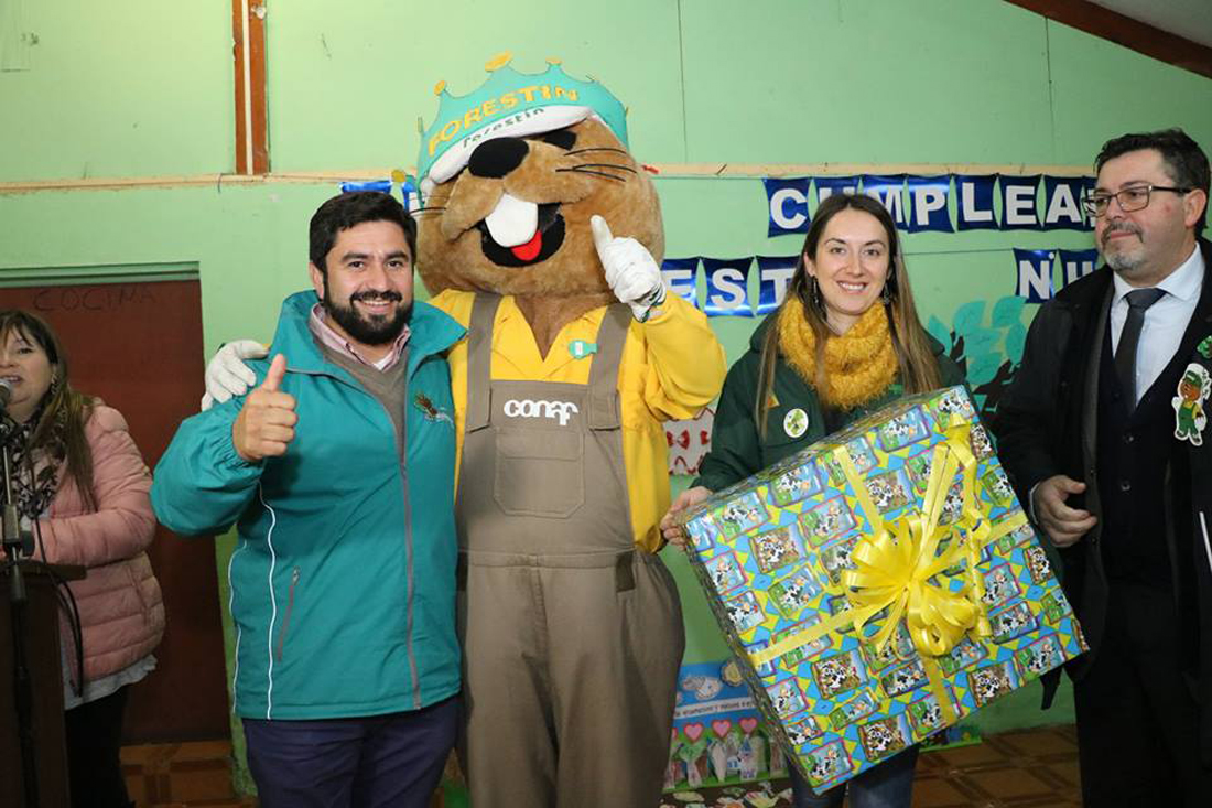 Forestín celebró su cumpleaños en Escuela Península de Tumbes