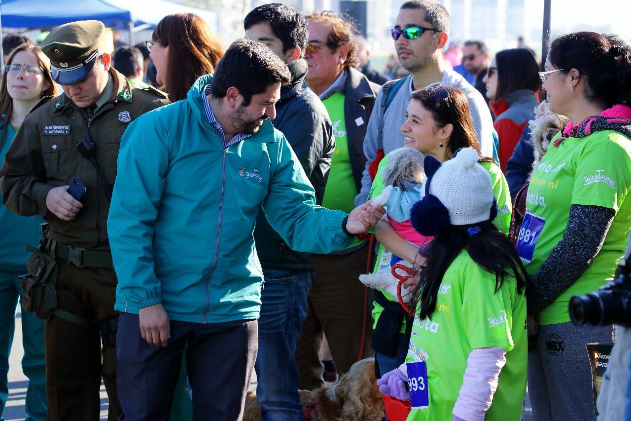 Cientos de canes choreros corrieron junto a sus dueños para  potenciar la tenencia responsable