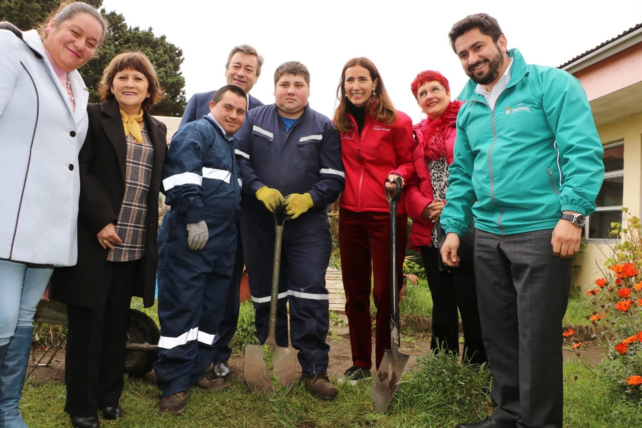 Colegio Alonkura recibió visita de la ministra del Medio Ambiente