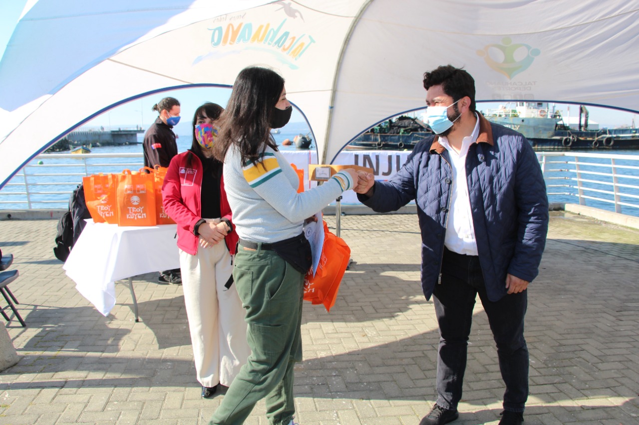 Jóvenes choreros se titulan como patrones de naves menores