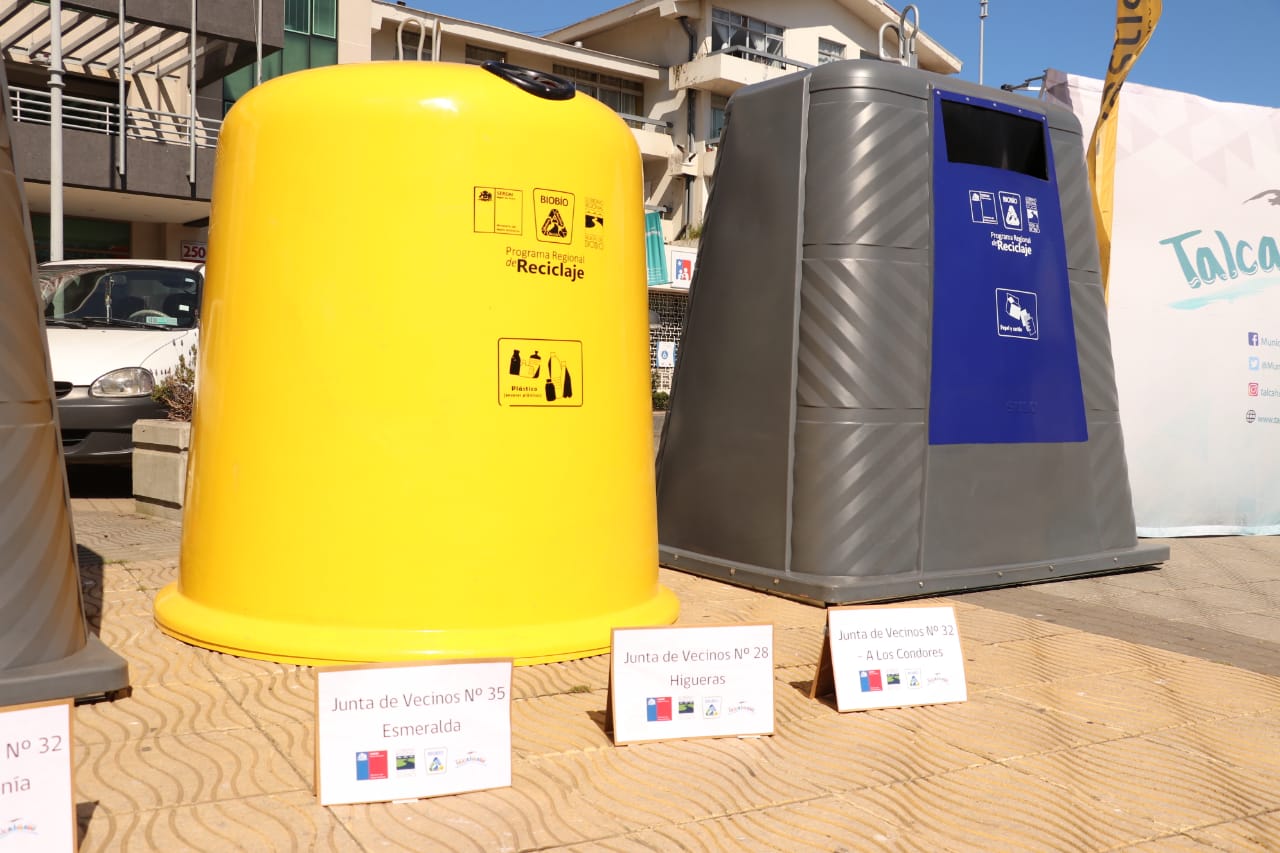 Talcahuano recibe 20 nuevas campanas de reciclaje 