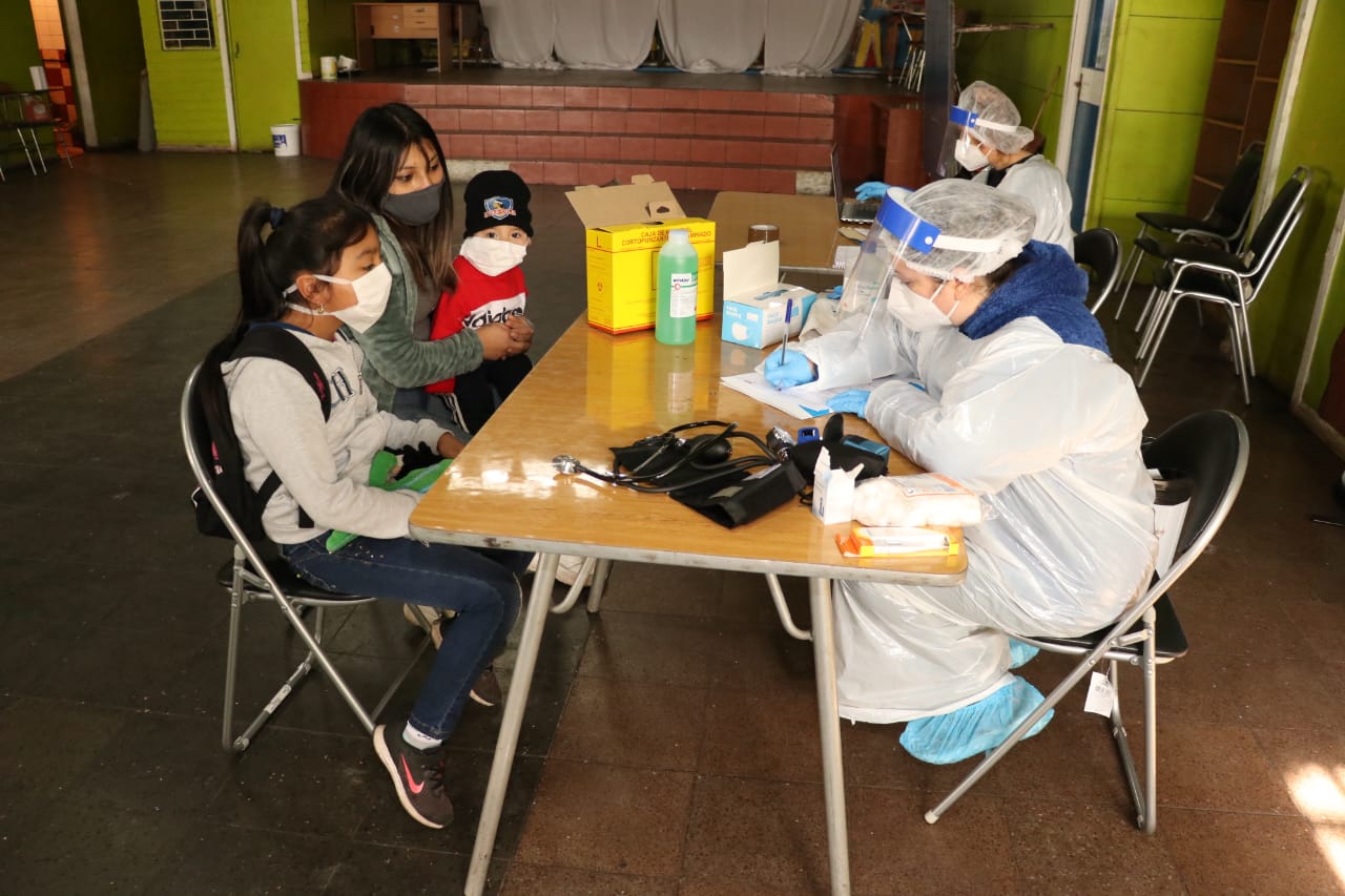 Talcahuano comienza operativos de salud para vecinos que viven en campamentos